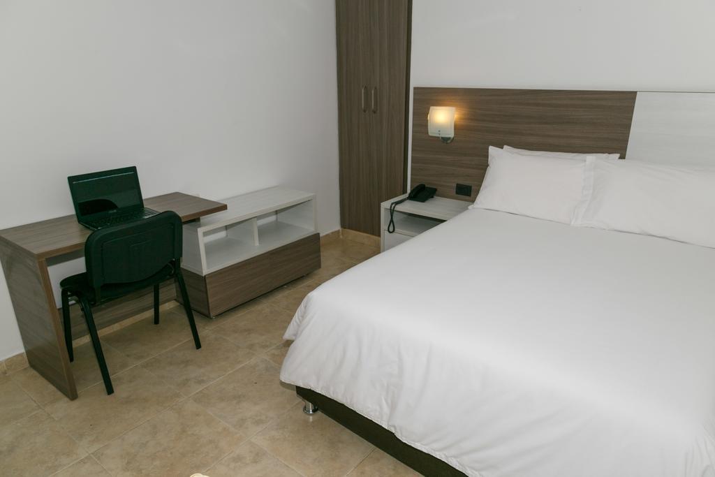 Hotel Mi Corral Plaza Montería Extérieur photo