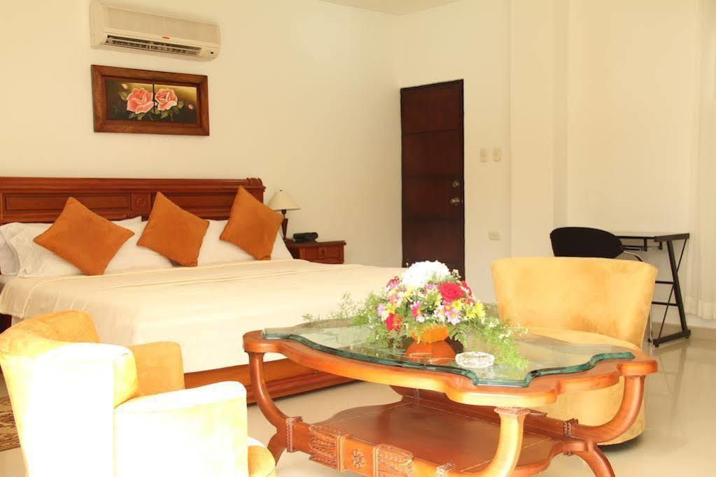 Hotel Mi Corral Plaza Montería Extérieur photo