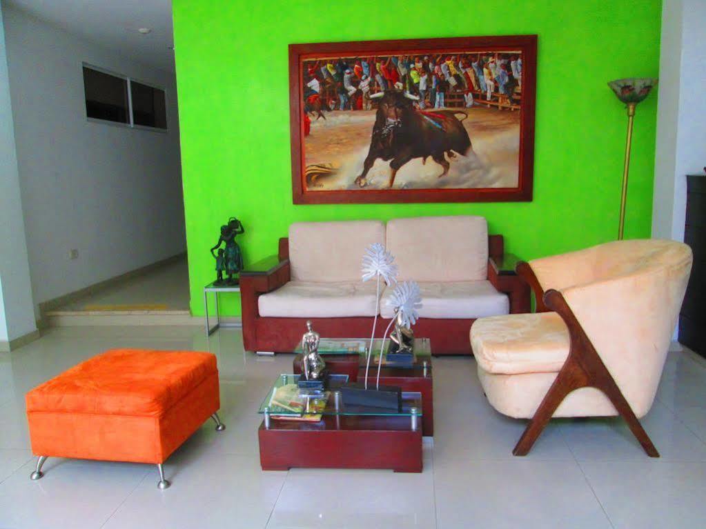 Hotel Mi Corral Plaza Montería Extérieur photo