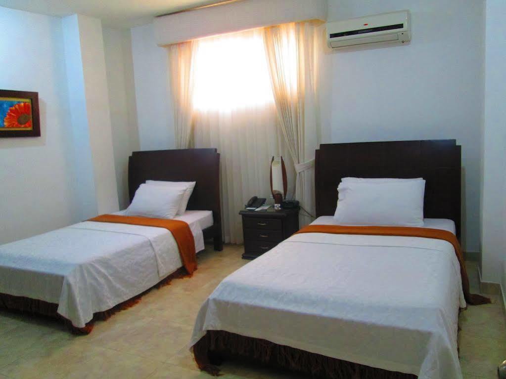 Hotel Mi Corral Plaza Montería Extérieur photo