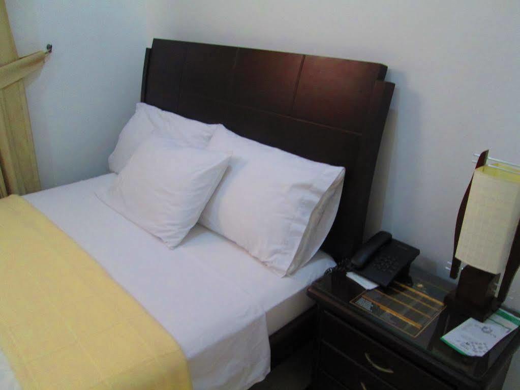 Hotel Mi Corral Plaza Montería Extérieur photo