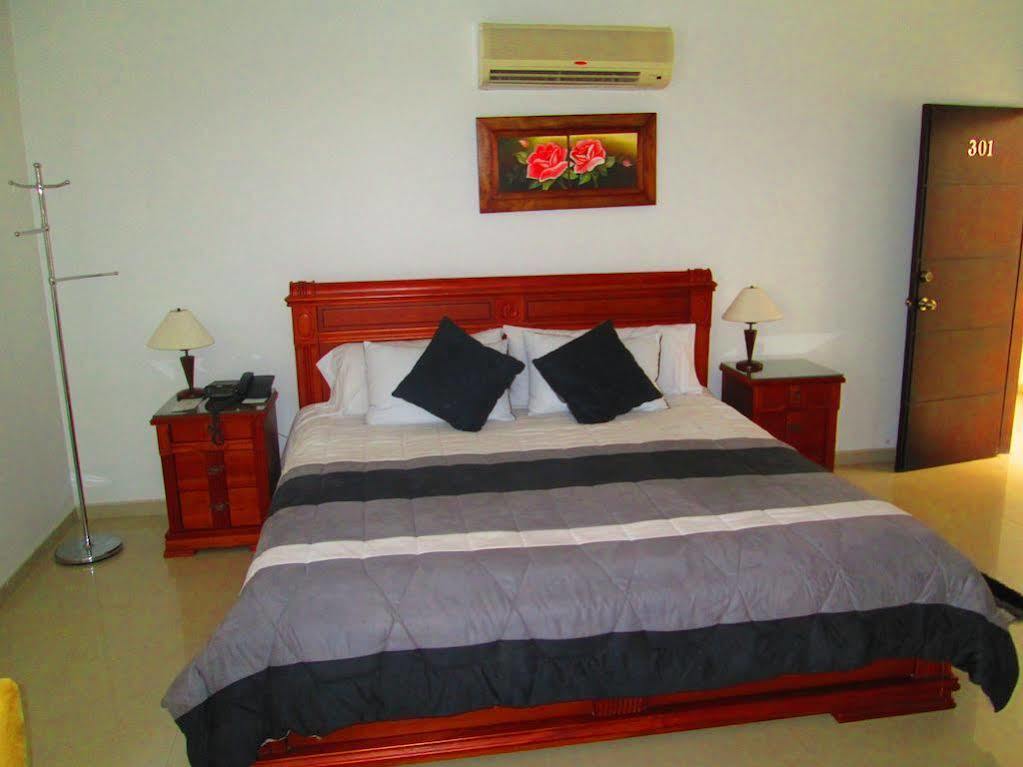 Hotel Mi Corral Plaza Montería Extérieur photo
